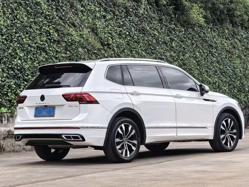 Volkswagen Tiguan L — фото 9