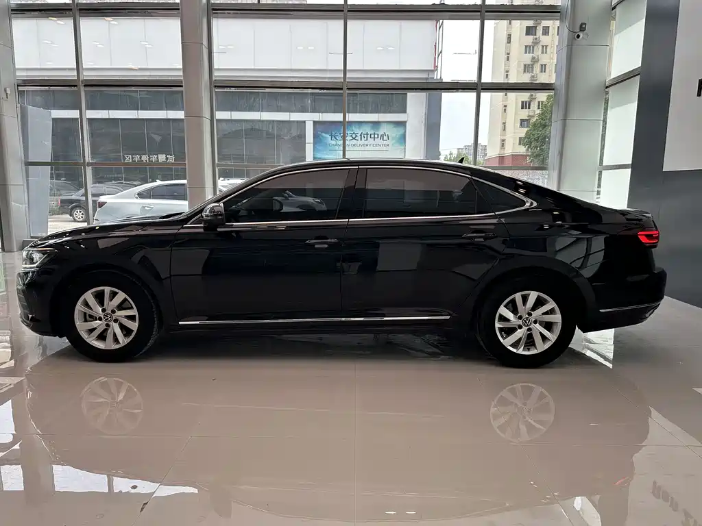 Volkswagen Passat — фото 5