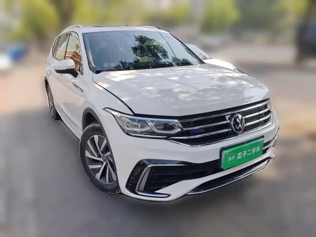 Volkswagen Tiguan L PHEV — фото 3