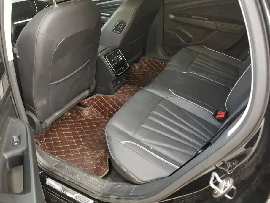 Volkswagen Passat — фото 11