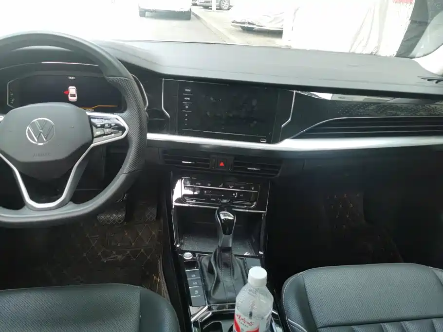 Volkswagen Passat — фото 13