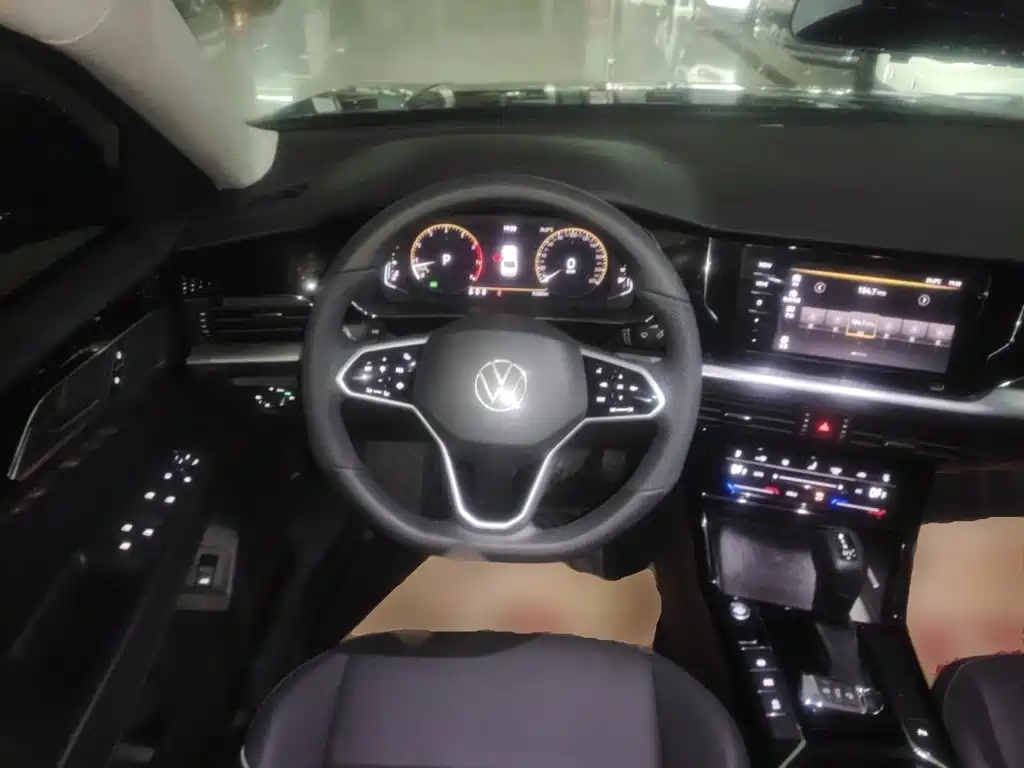 Volkswagen Passat — фото 11
