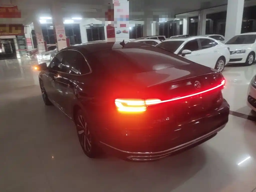 Volkswagen Passat — фото 5