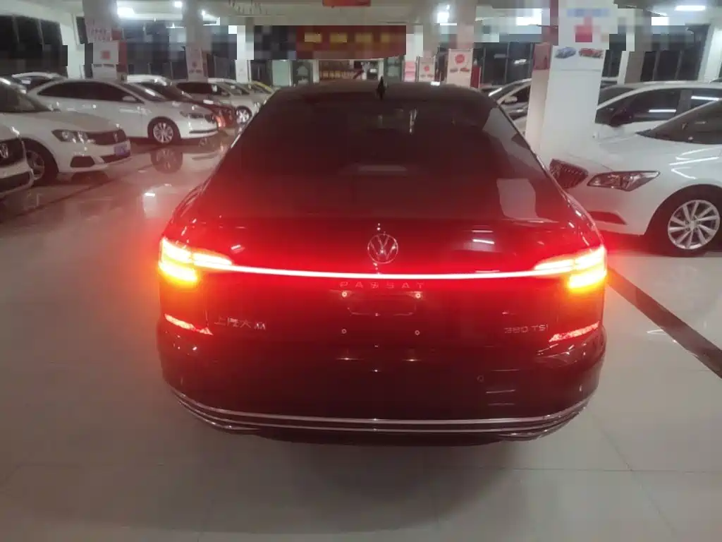 Volkswagen Passat — фото 6