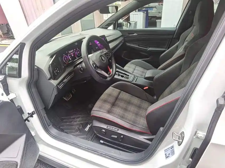 Volkswagen Golf GTI — фото 3