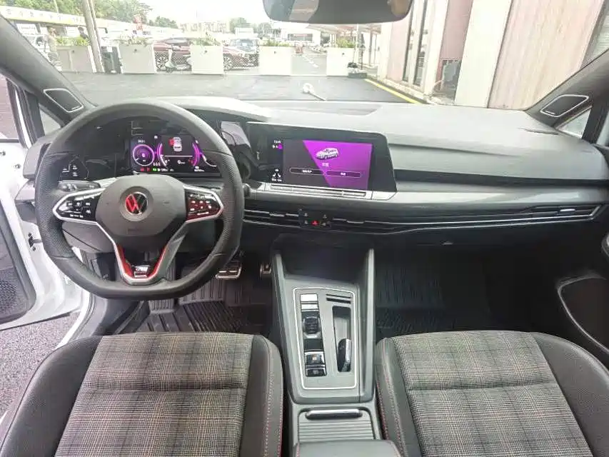 Volkswagen Golf GTI — фото 4