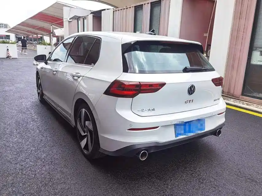 Volkswagen Golf GTI — фото 6