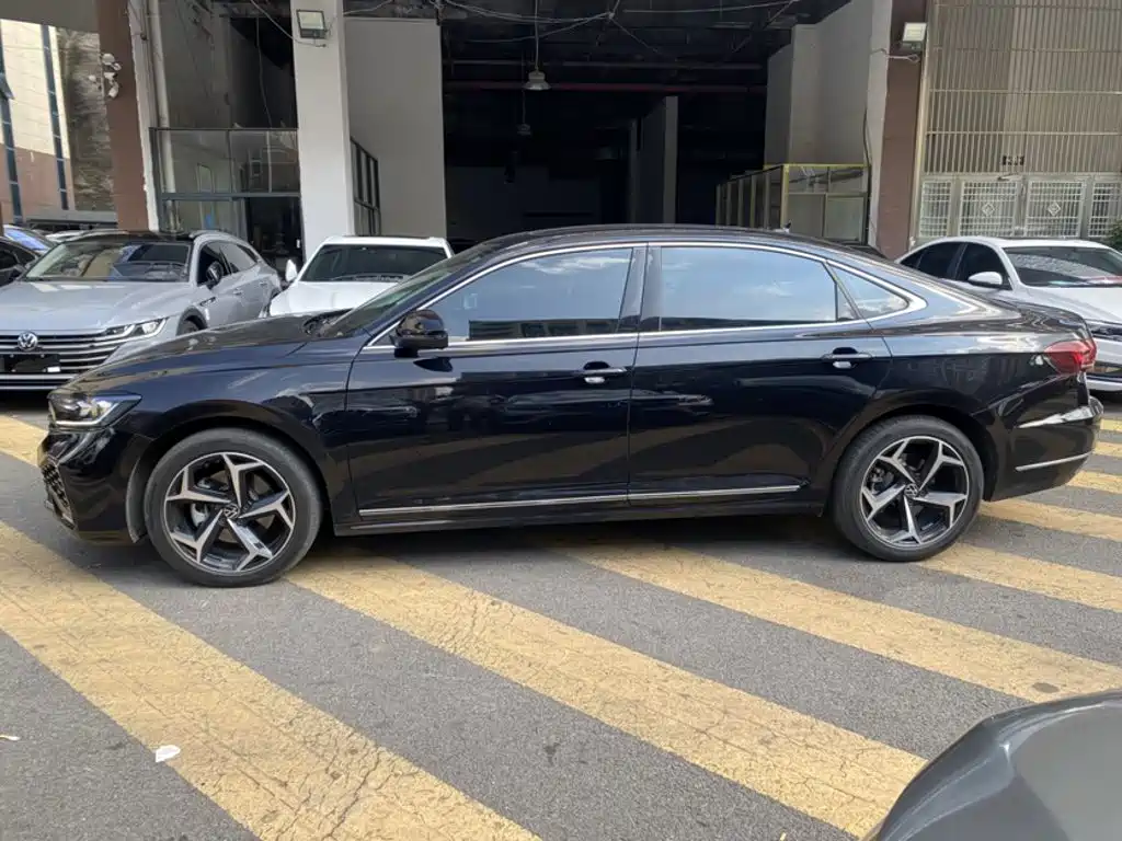 Volkswagen Passat — фото 5