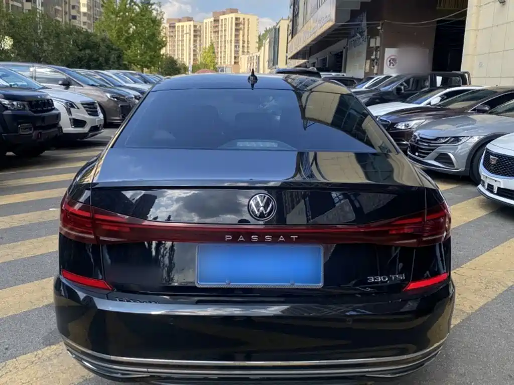 Volkswagen Passat — фото 7