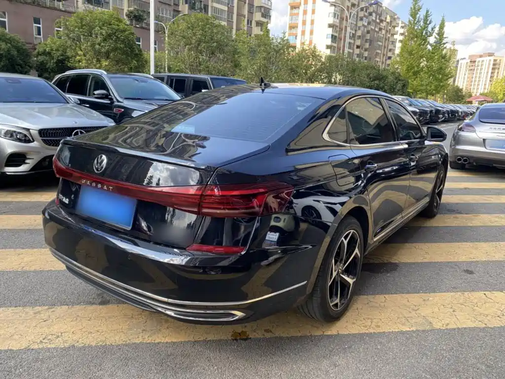 Volkswagen Passat — фото 8