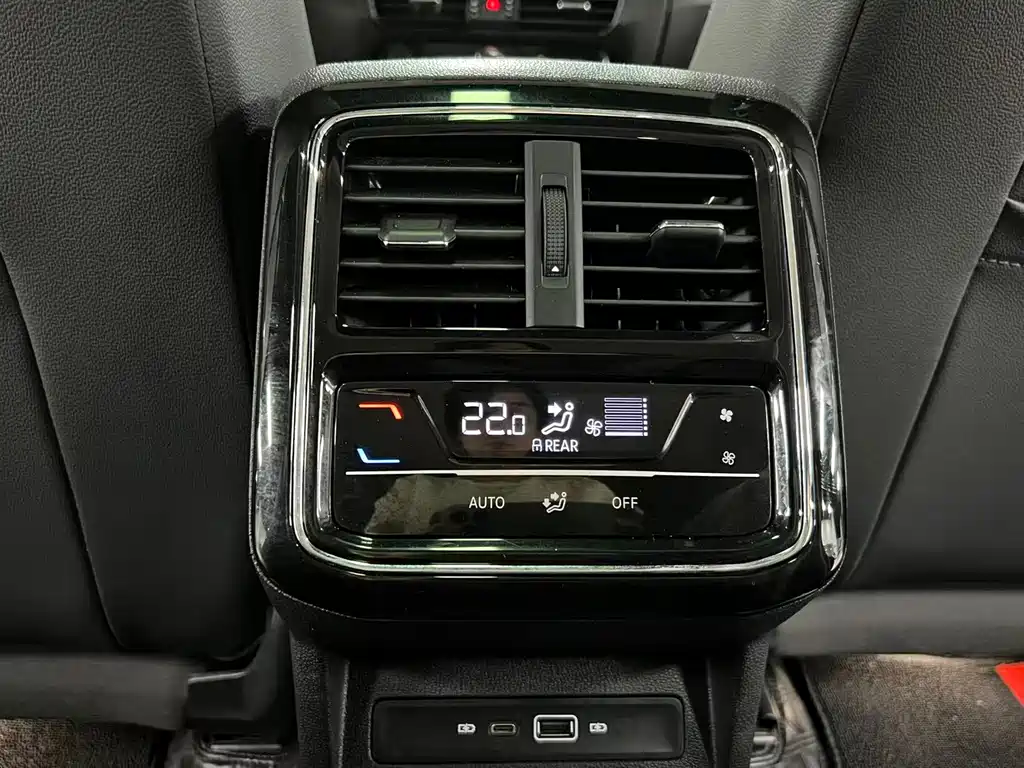 Volkswagen Passat — фото 11