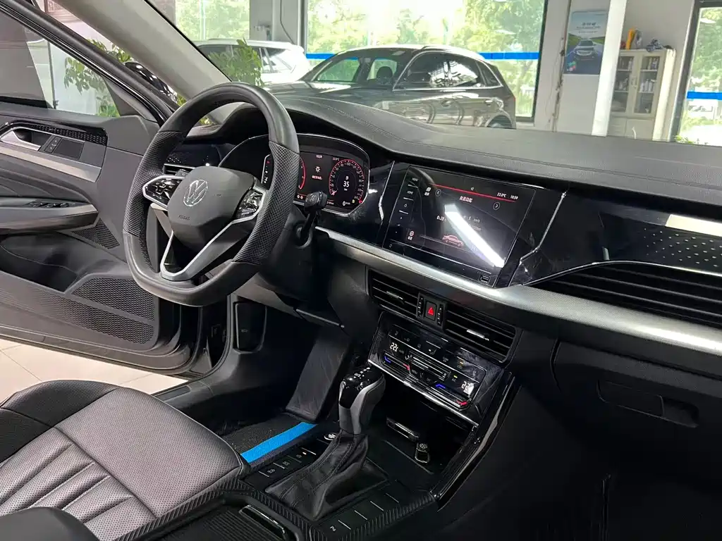Volkswagen Passat — фото 13