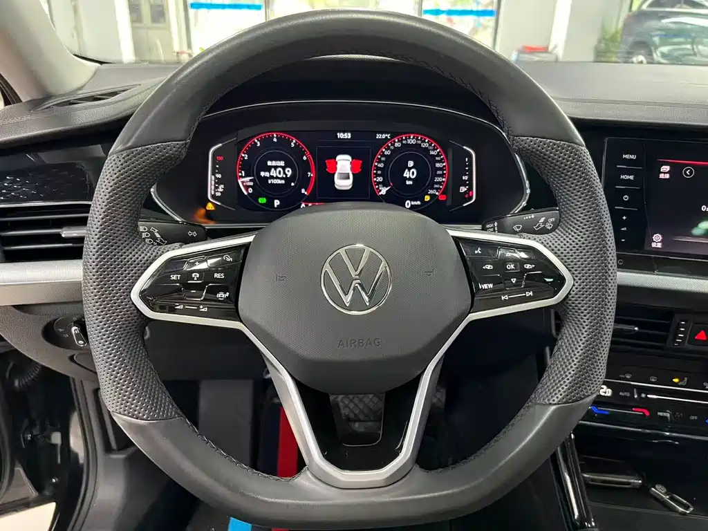 Volkswagen Passat — фото 16
