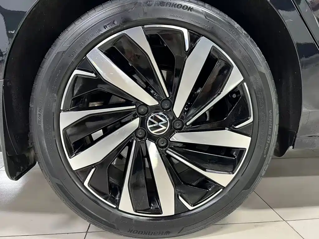 Volkswagen Passat — фото 20