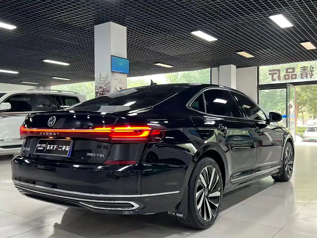 Volkswagen Passat — фото 6
