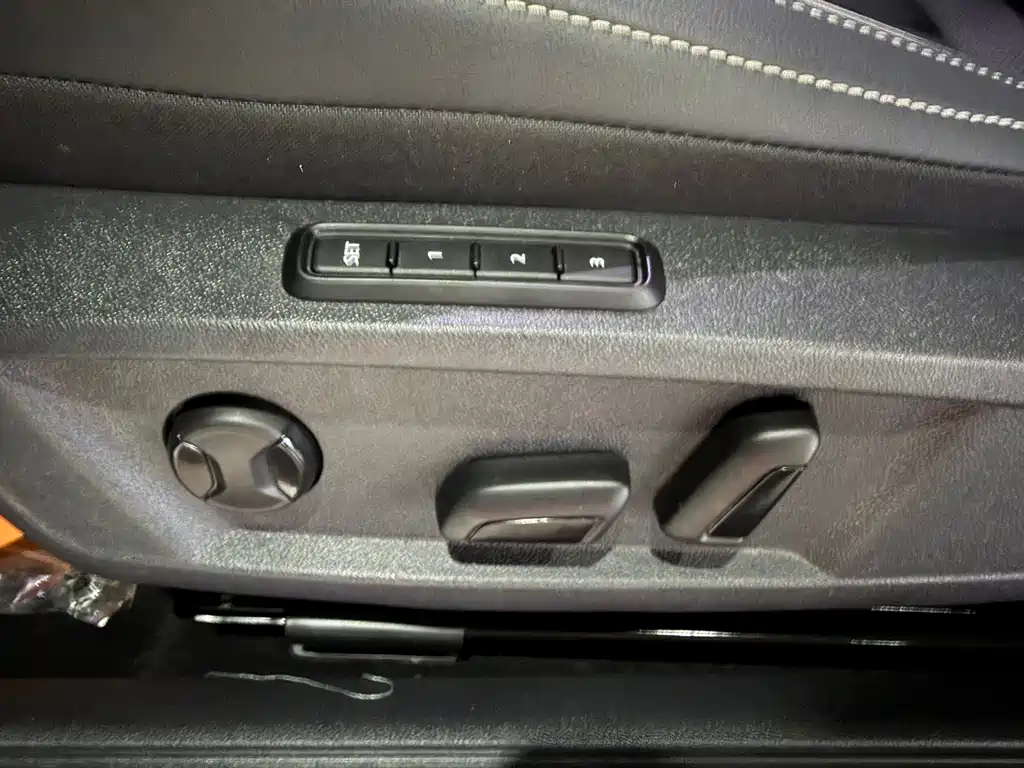 Volkswagen Passat — фото 19