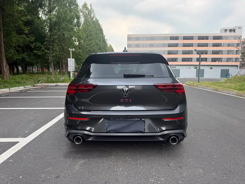 Volkswagen Golf GTI — фото 11