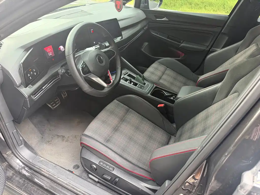 Volkswagen Golf GTI — фото 4