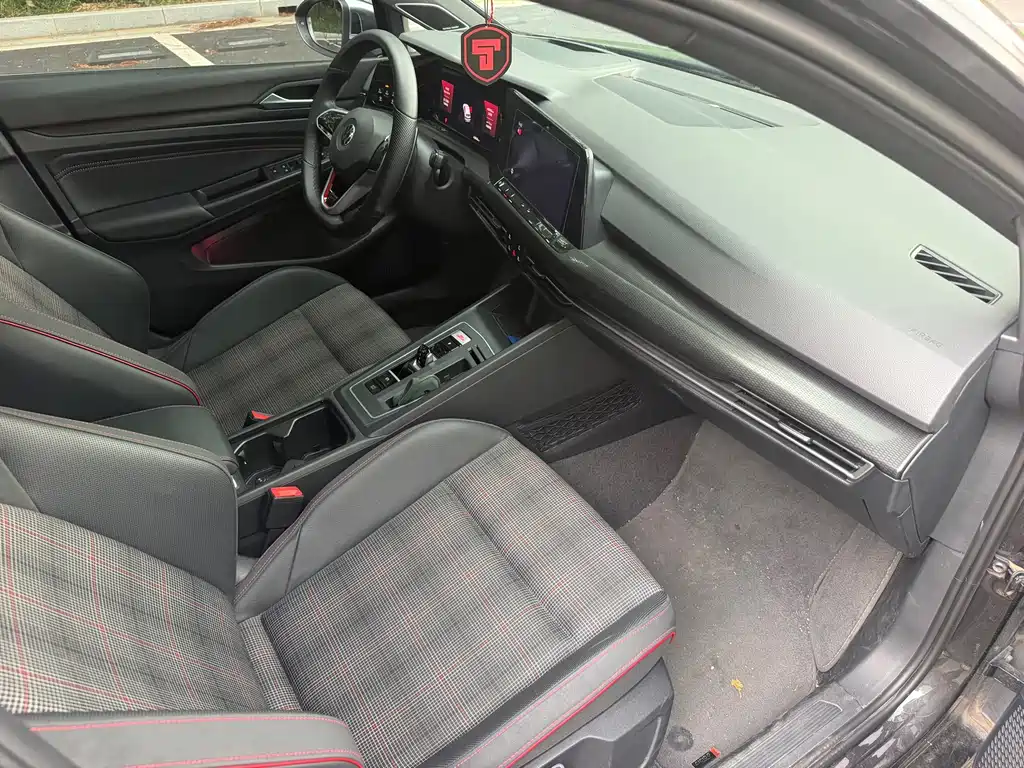 Volkswagen Golf GTI — фото 6