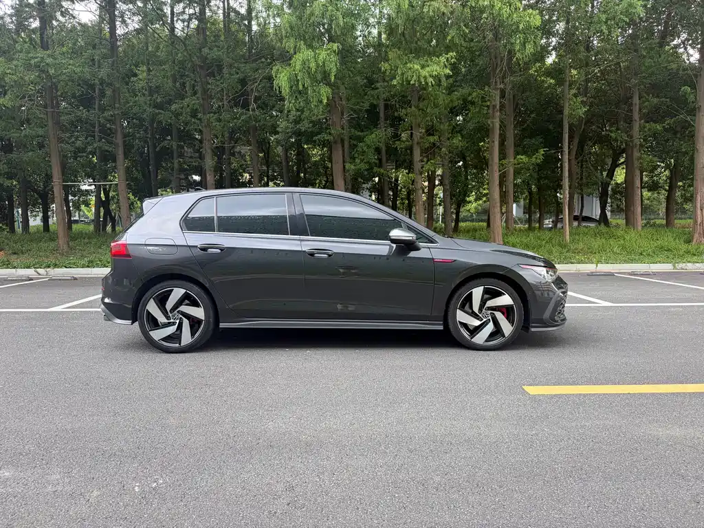 Volkswagen Golf GTI — фото 9