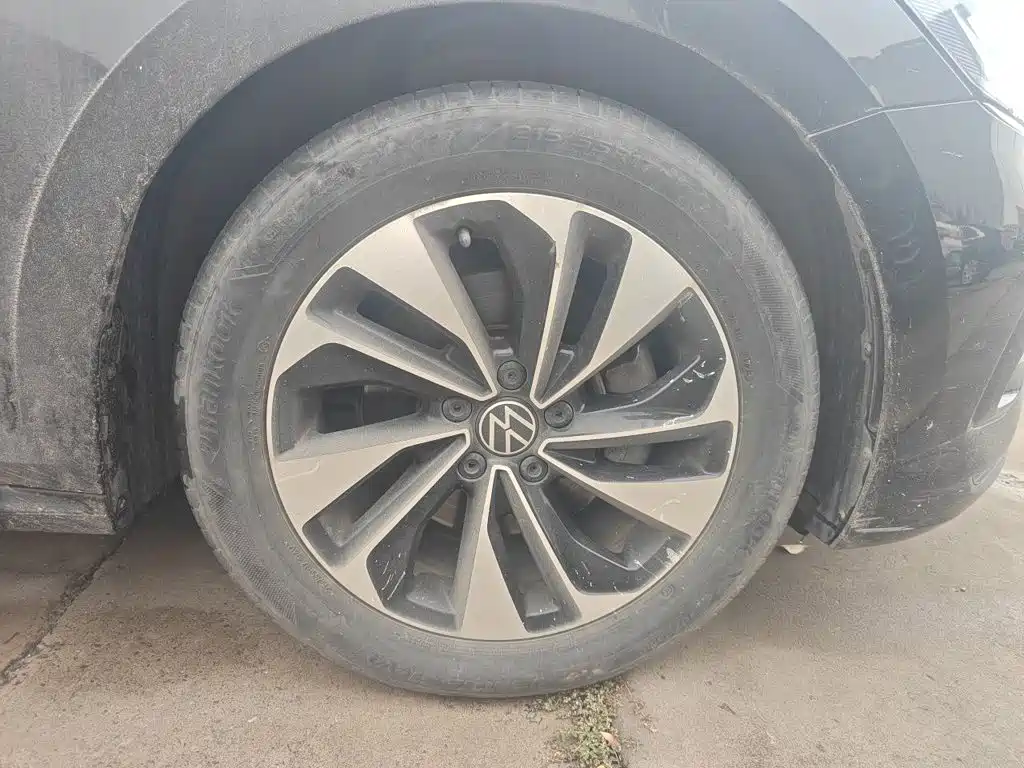 Volkswagen Passat — фото 24