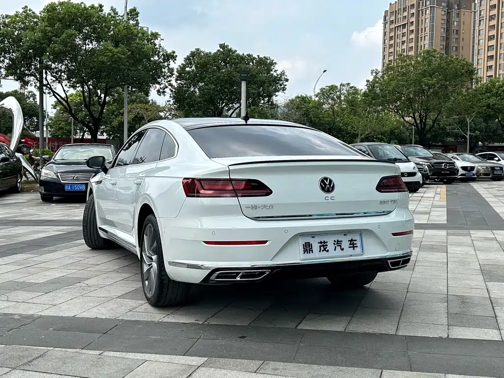 Volkswagen CC — фото 6