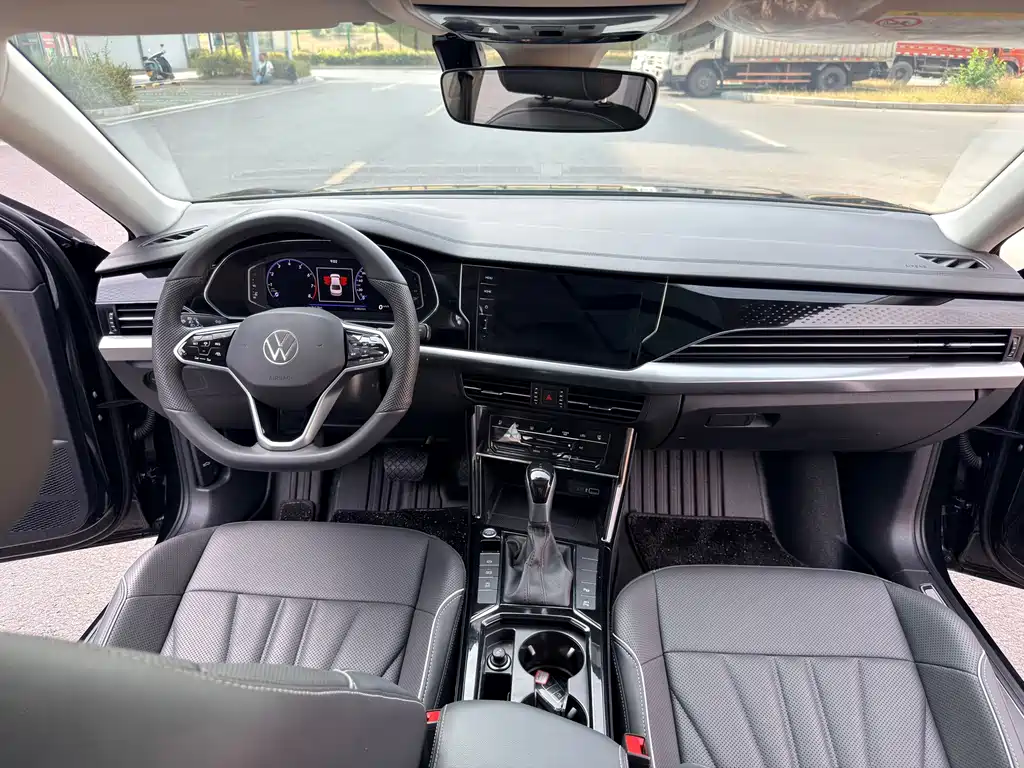 Volkswagen Passat — фото 11