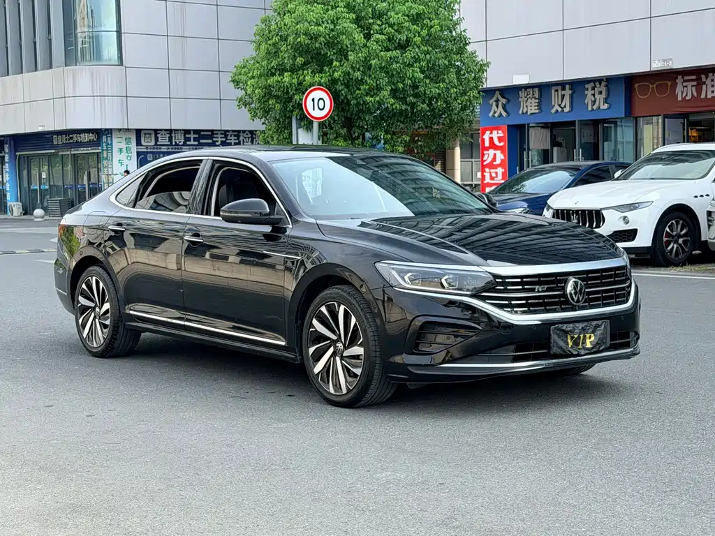Volkswagen Passat — фото 3
