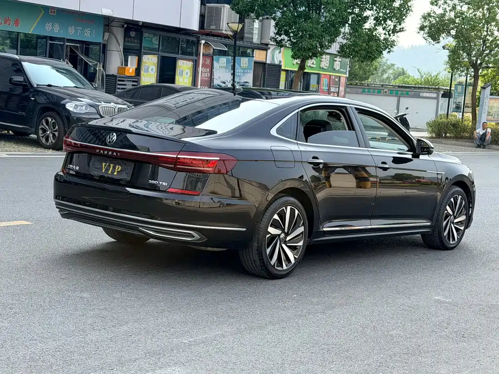 Volkswagen Passat — фото 4
