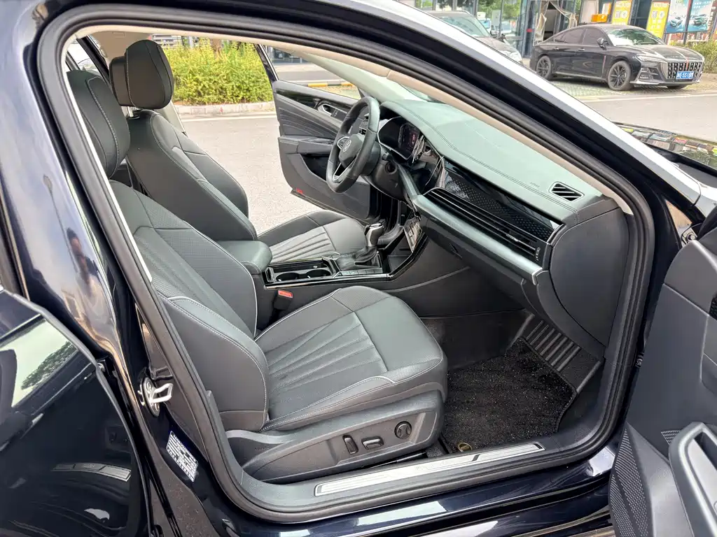 Volkswagen Passat — фото 10