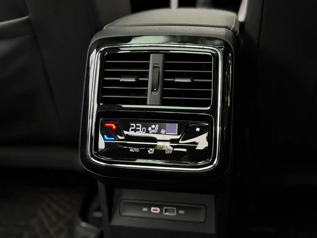 Volkswagen Passat — фото 19