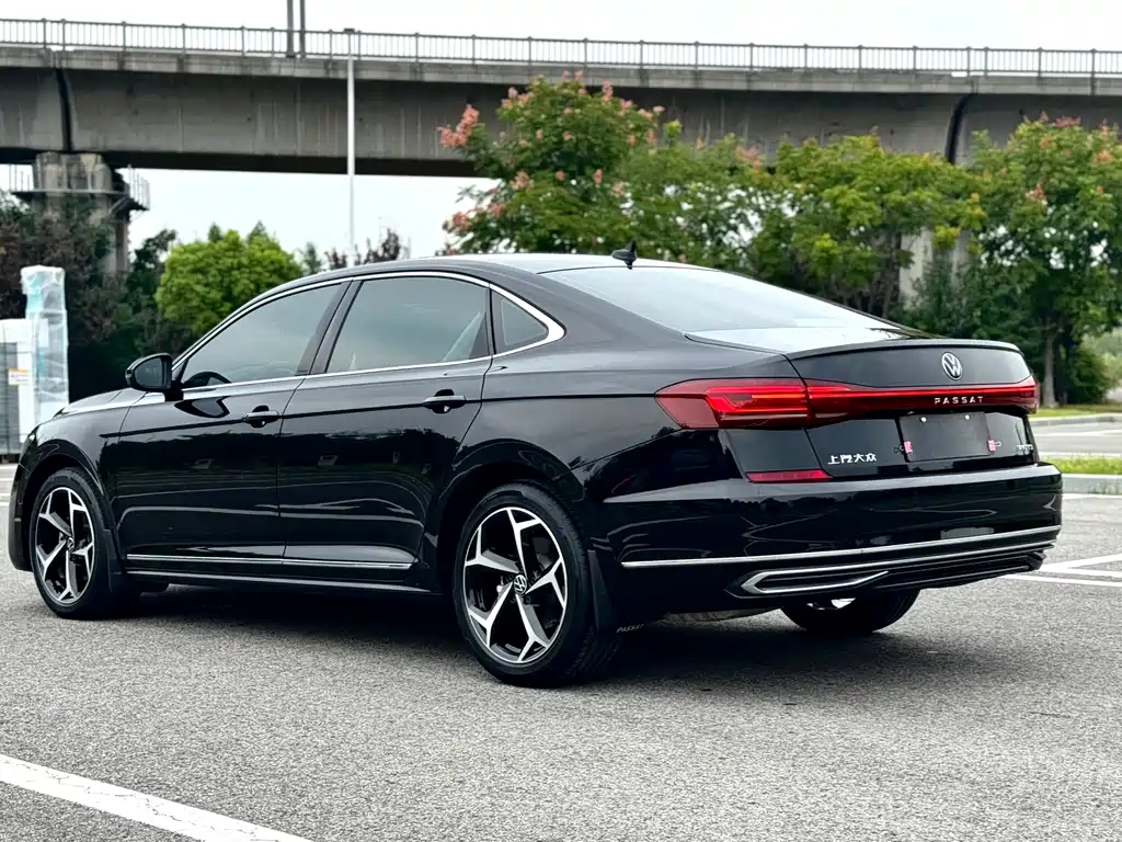 Volkswagen Passat — фото 4