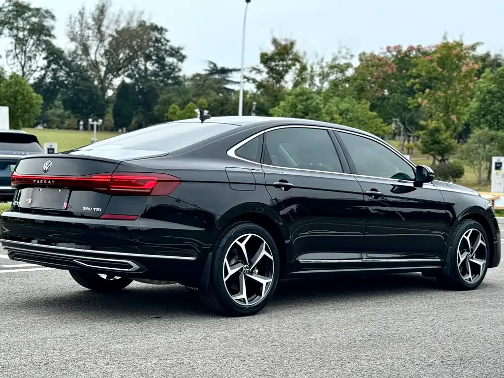 Volkswagen Passat — фото 6