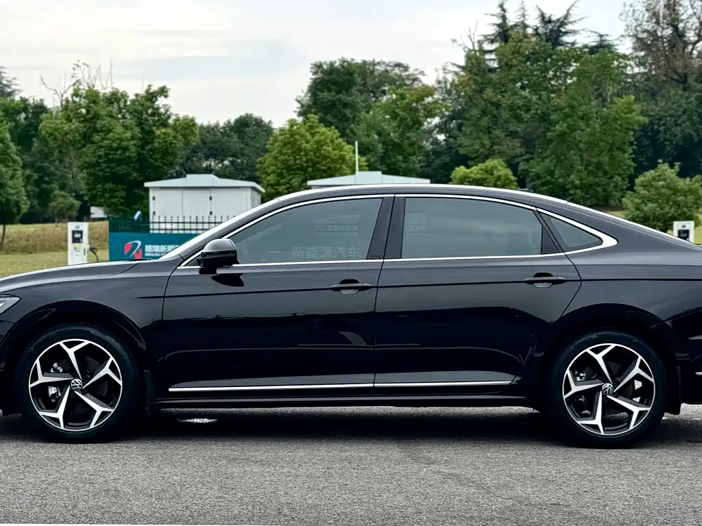 Volkswagen Passat — фото 7