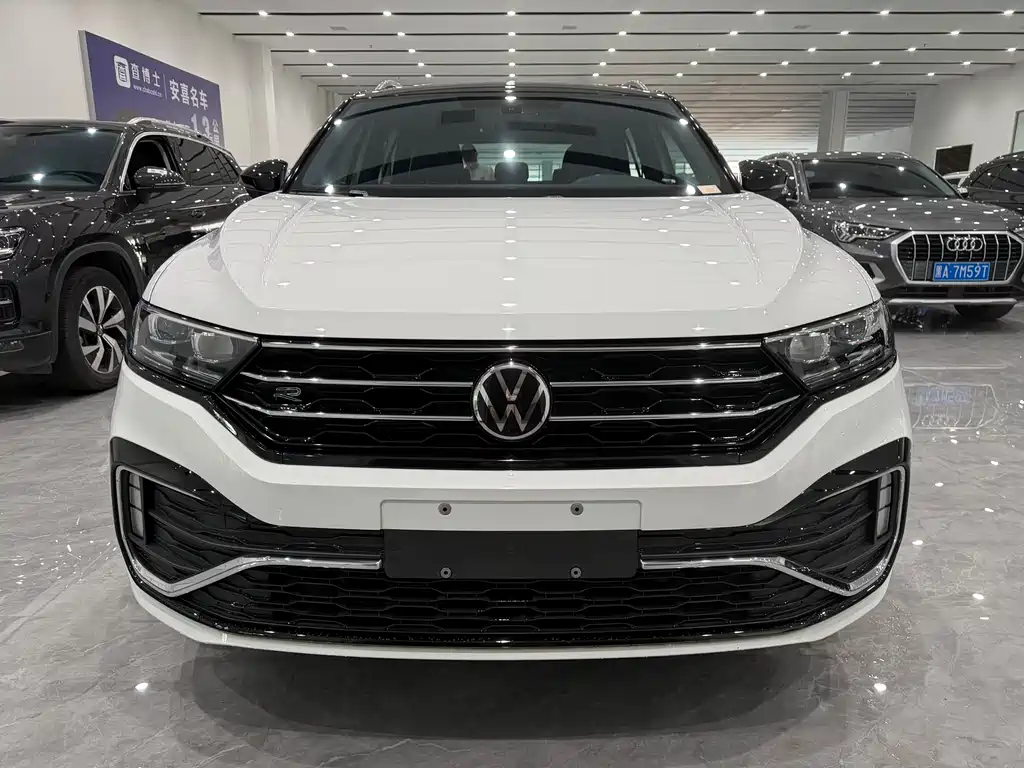 Volkswagen T-Roc — фото 2