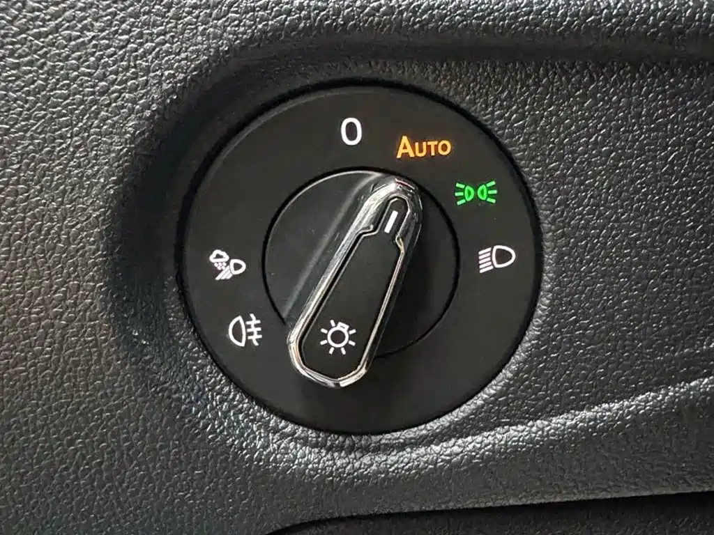 Volkswagen Passat — фото 14