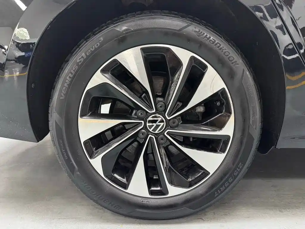 Volkswagen Passat — фото 19