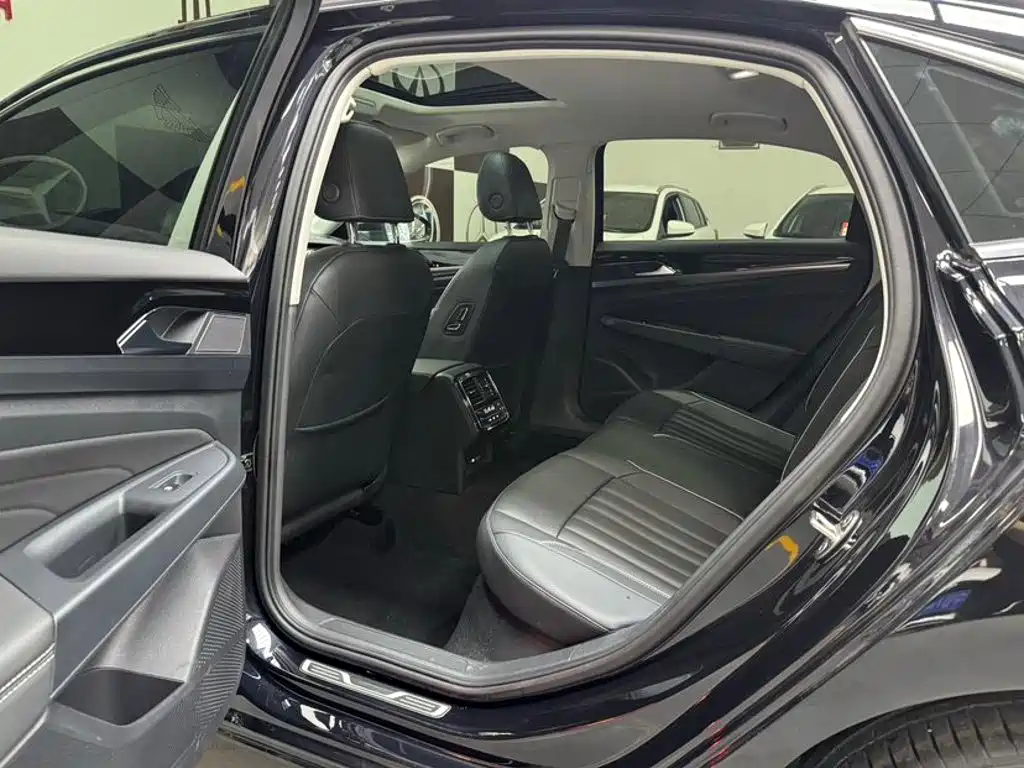 Volkswagen Passat — фото 8