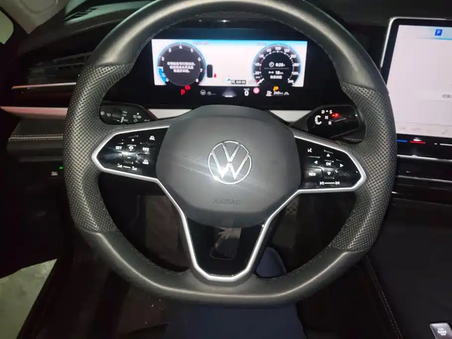 Volkswagen Passat — фото 15