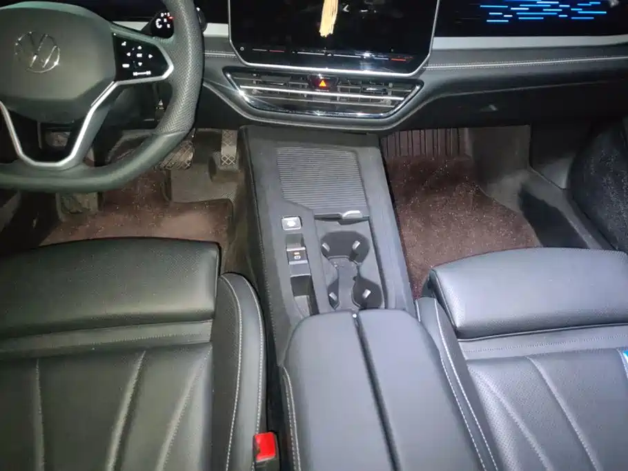 Volkswagen Passat — фото 16