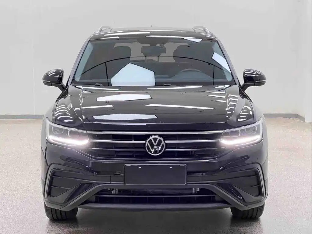 Volkswagen Tiguan L — фото 2