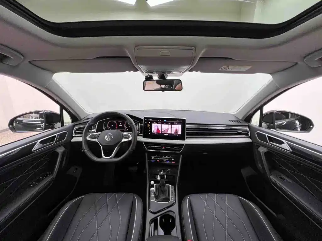 Volkswagen Tiguan L — фото 13