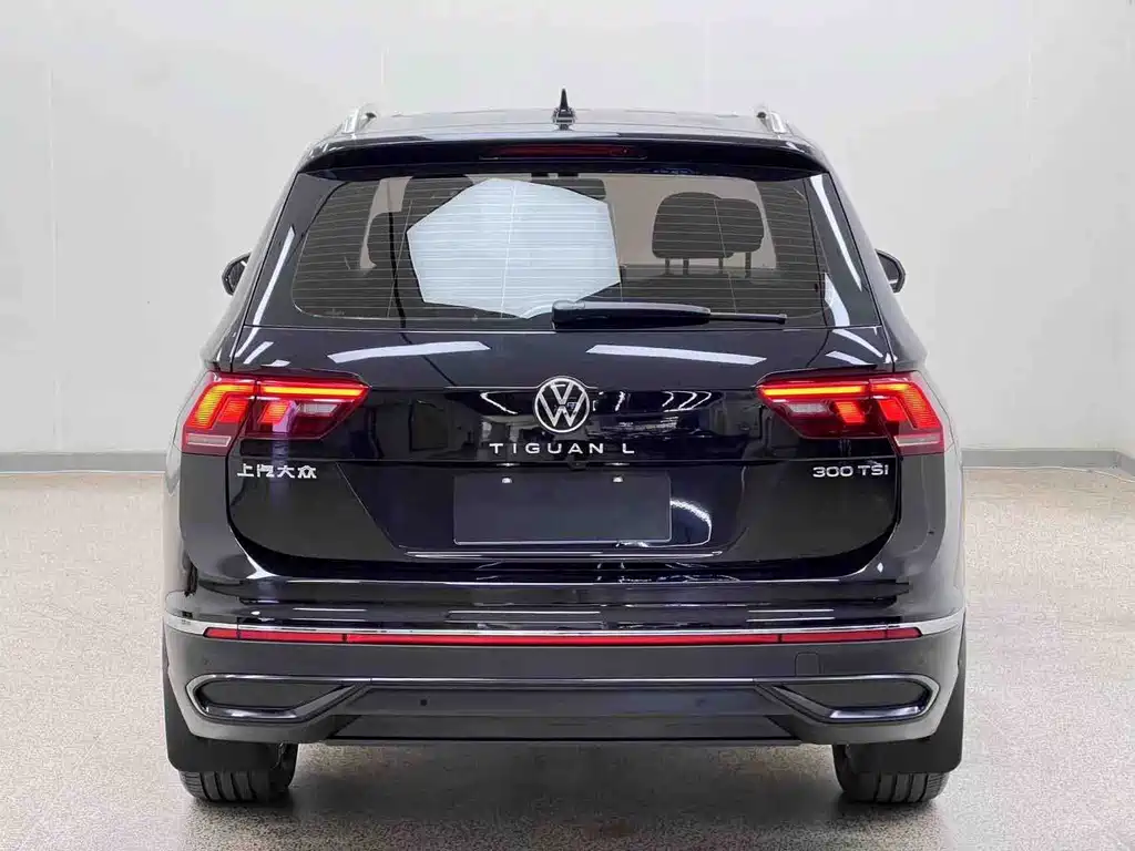 Volkswagen Tiguan L — фото 28