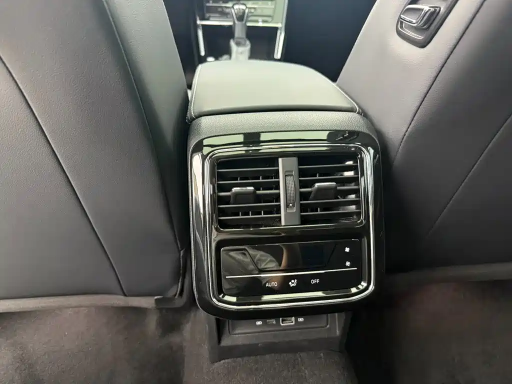 Volkswagen Passat — фото 14