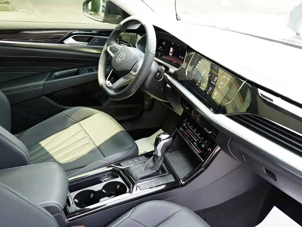 Volkswagen Passat — фото 11