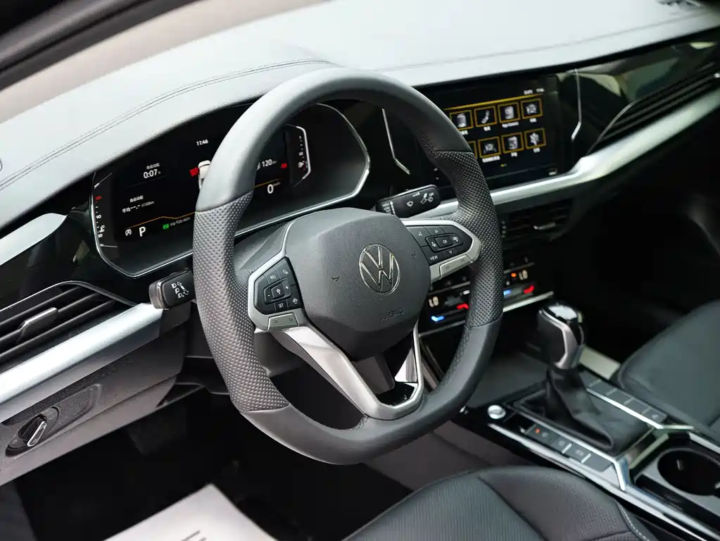Volkswagen Passat — фото 19