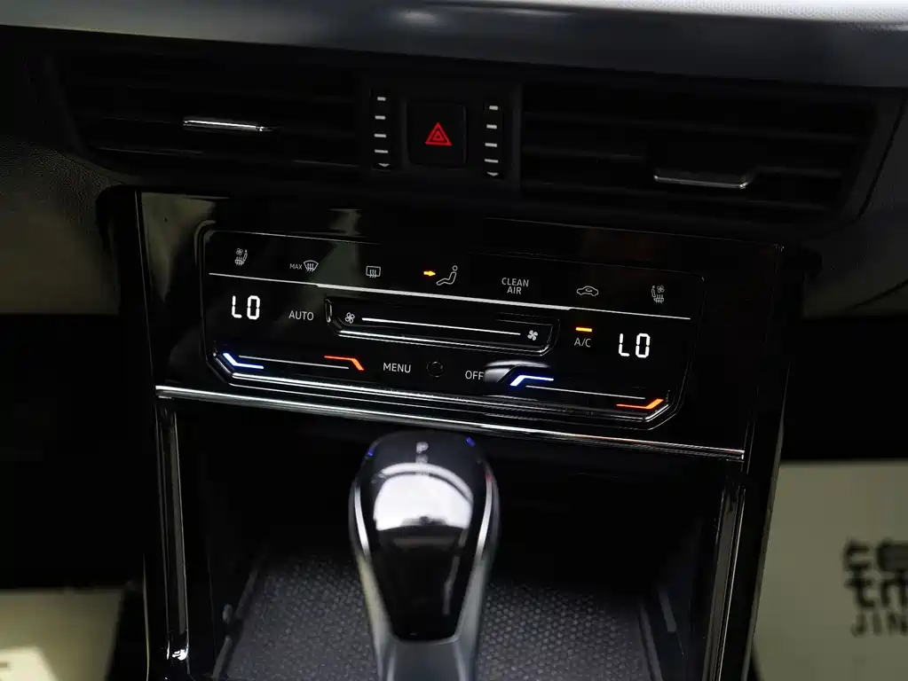Volkswagen Passat — фото 20