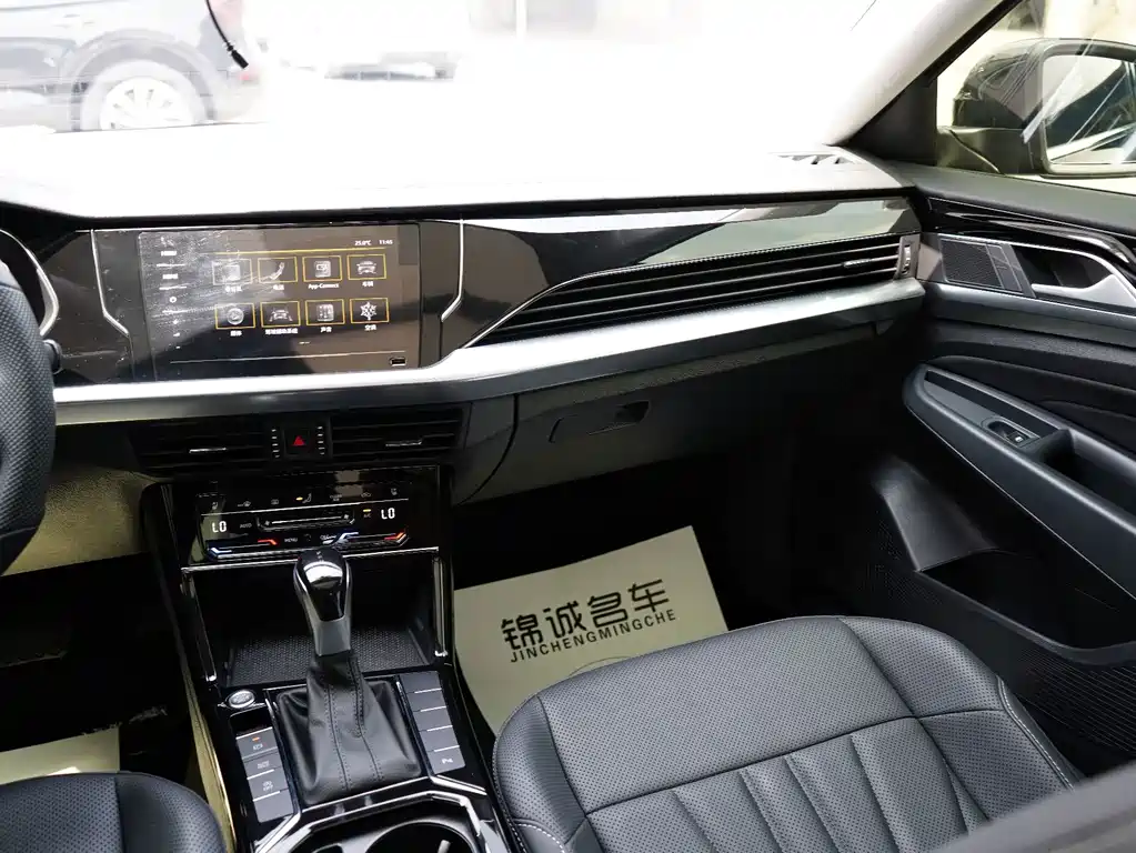 Volkswagen Passat — фото 21