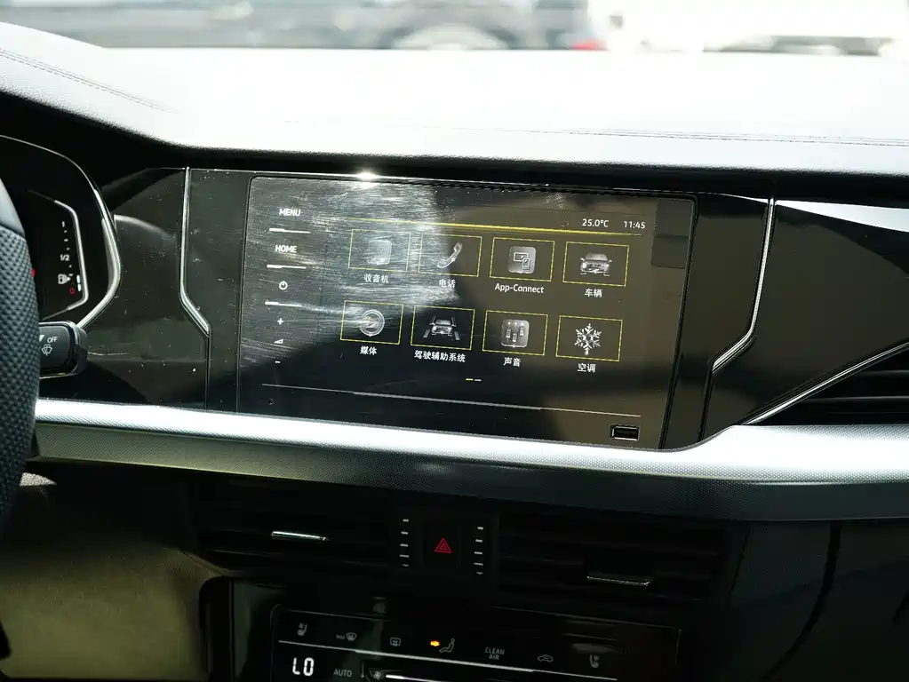 Volkswagen Passat — фото 23