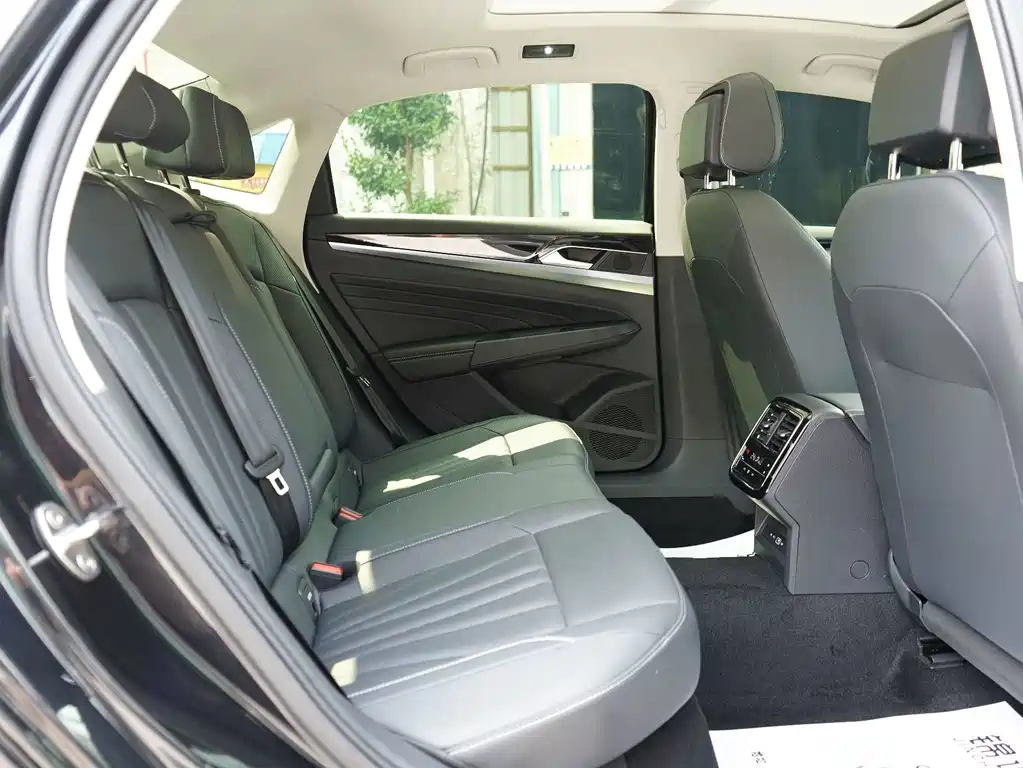 Volkswagen Passat — фото 6